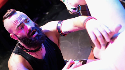 The Bearded Master: Boll busting CBT del i av skäggig mästare