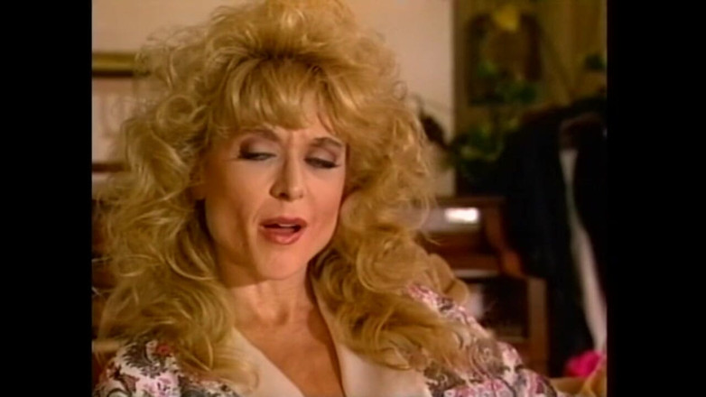 Vintage Usa: She Is the Very Hot MILF with a Nice Boobs