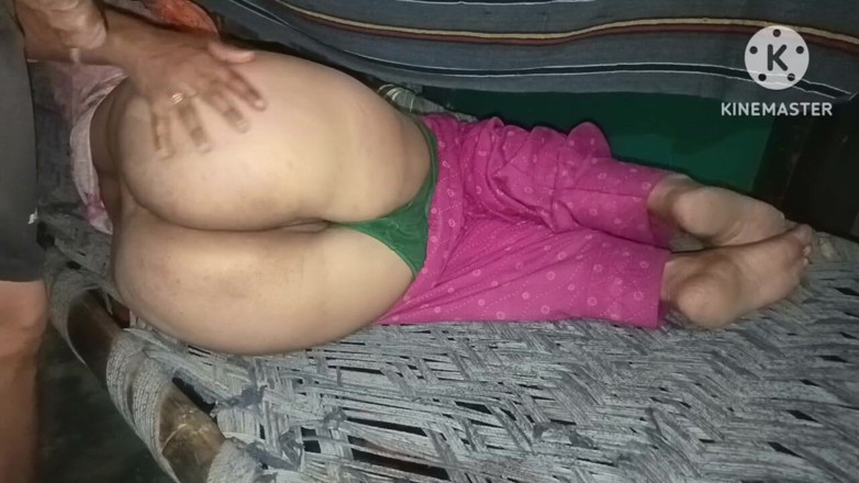 Savita5343: Hintli ateşli genç kız sıkı amcıklı açık havada sert seks...