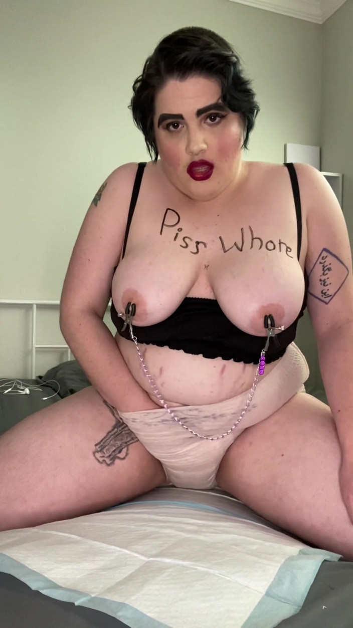Adama Daat: BBW First Gushing Desperation Piss Wetting Humiliation and Masturbation