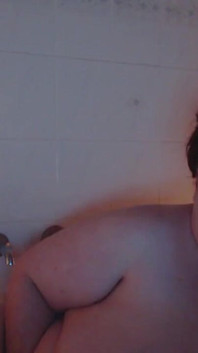 Join me in the bath! I lit some candles, made bubbles and treated myself to a long, hot orgasm! Arent I adorable?