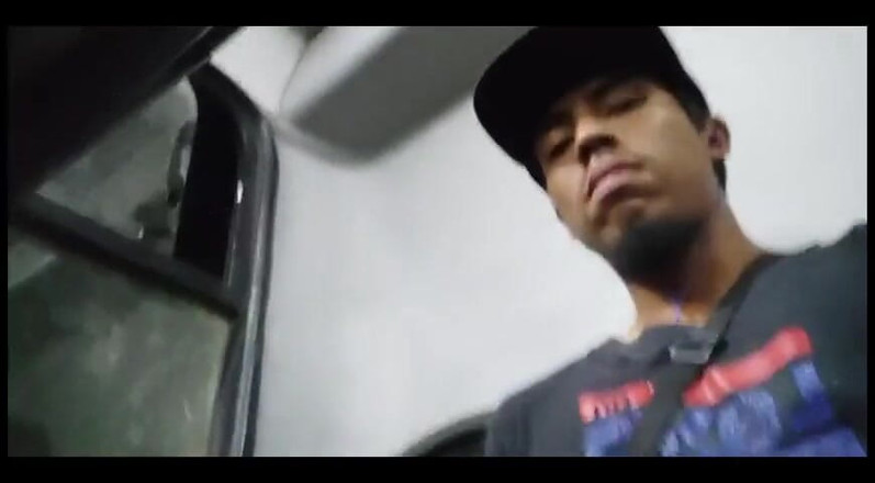 AlexAlejandro13: Masturbare în autobuz