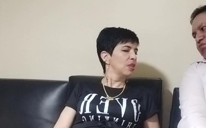 MaturecoupleVe: Suamiku ngentot aku habis-habisan saat merayakan Natal