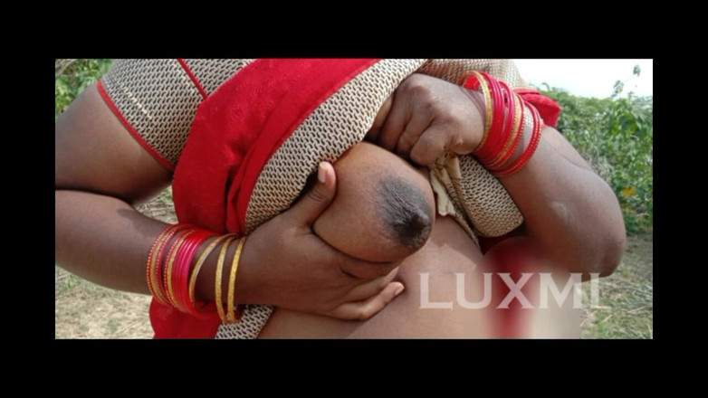 Luxmi Wife: Red Saree Outdoor Dare - Prsa show venku