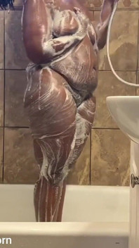 Wshing My Body Stimulating My Clit with Shower Head