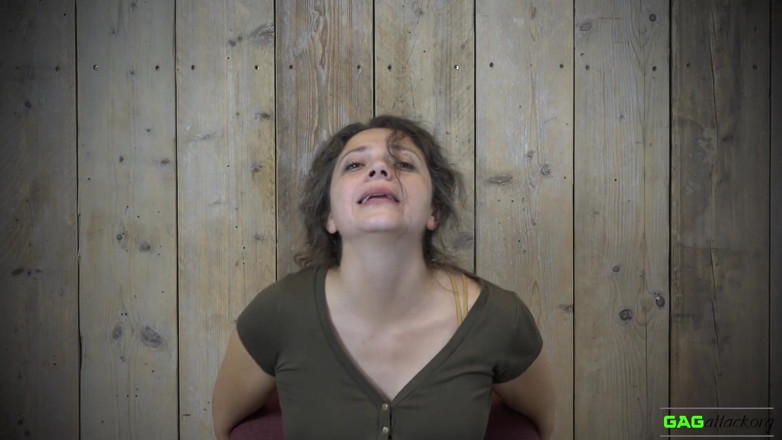 Gag Attack: Julia - mikrofoam kaset tıkaçları