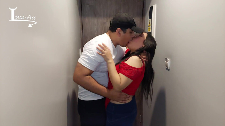 LuciAss: Můj manžel mě nahrává, Když šukám s jeho přítelem, můj manžel...