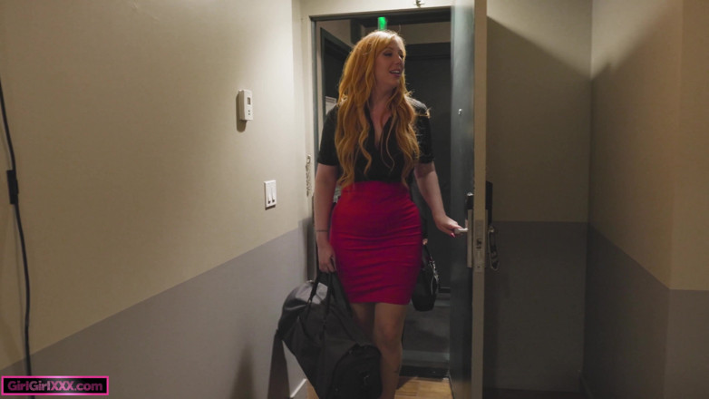 Girl Girl XXX: Cherry Kiss le da a Lauren Phillips una explosión de...
