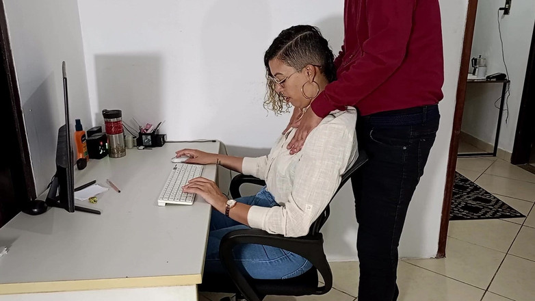 Gabi SweetCouplesStories: Spotkanie z szefem w pierwszy dzień pracy.