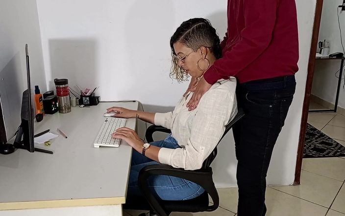 Gabi SweetCouplesStories: İşin ilk gününde patronla tanışmak.