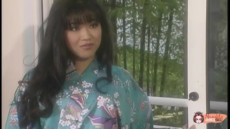 Naughty Japanese Girls: 魅力的なアジアの女の子に猫を食べる男は、彼女に思い出に残る肛門を与える前に