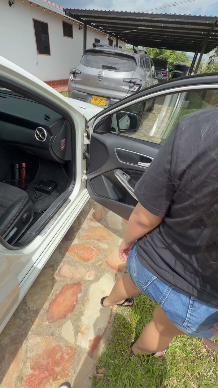 FelipeSkullX: Mooi Colombiaans Meisje Zuigt Mijn Porra Na Het Uitmaken Met...
