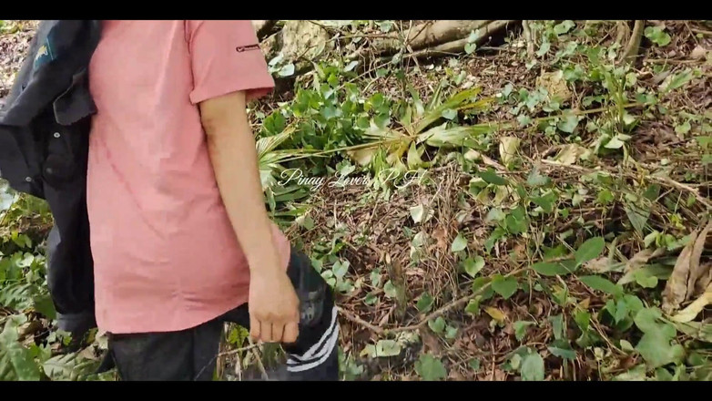 Vixenn Cruz: Ma copine facilite le sexe dans la forêt pour que...