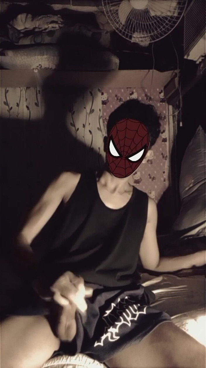 Sunflower Baby 69: Masturbează-te singură în cameră