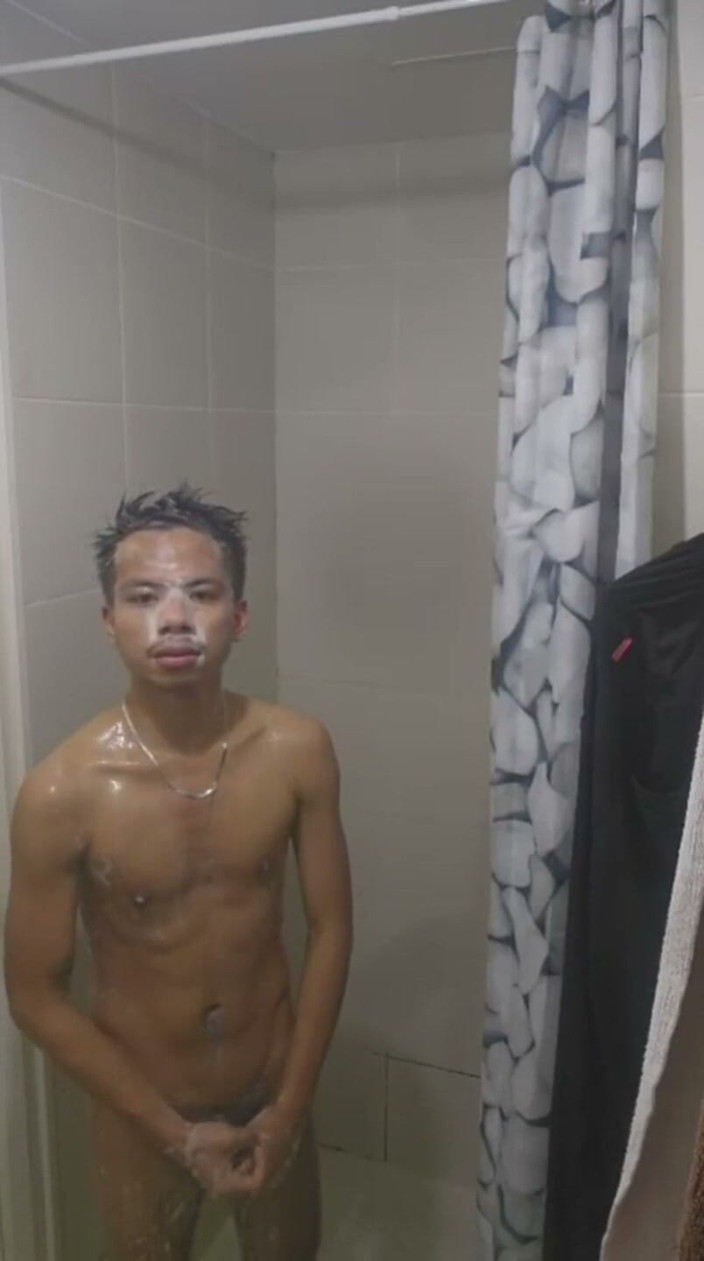 Fleshlab studios: Pinoy Twink duşun altında sert