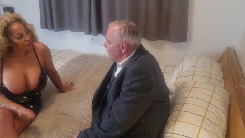 MattyFacial: Prsatá Talula vyjednává s realitním agentem