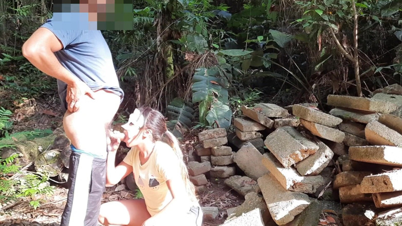 Novinha Insaciavel: Hure im busch zahlt blowjob und gibt dem anus 10 dollar