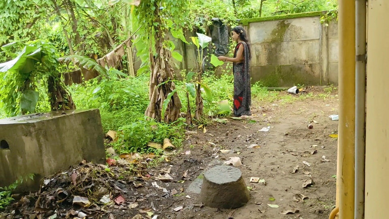 Abdulajij: Bhabi šukala se svým Naukarem a elektrikářem, když její manžel nebyl...