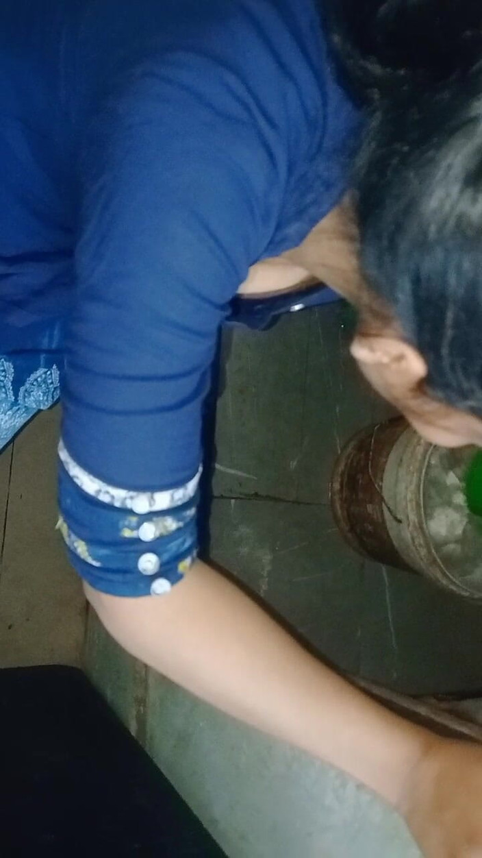 NikiRathod: Pompino e massaggio con olio di cazzo