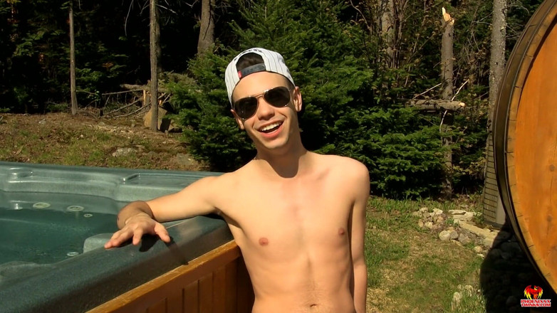 Phoenixxx: На солнце с сексуальным Заком