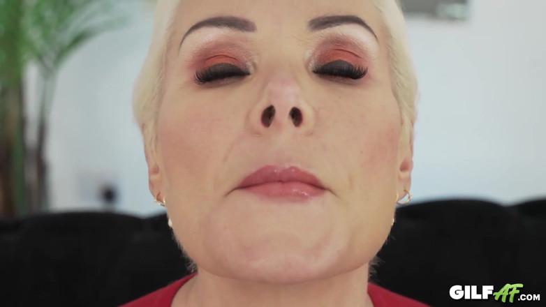 Gilf AF: Undersexed Socialite - GILF Francesca Kitten