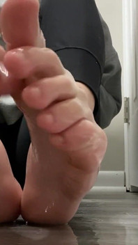Bare Toes Slip and Glide Foot Oil Video by Ivy's Feet