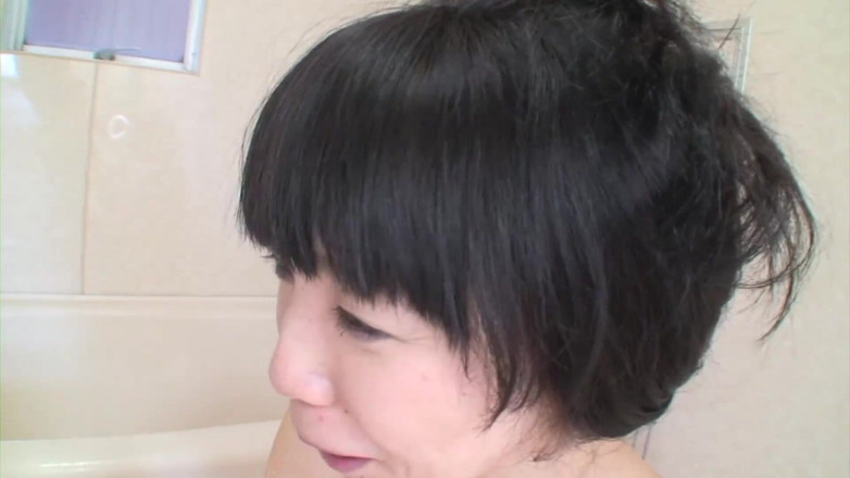 Asiatiques: Milf preparing her and him for intercourse