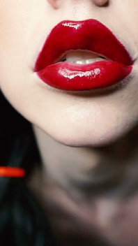 Belles Big Red Lips