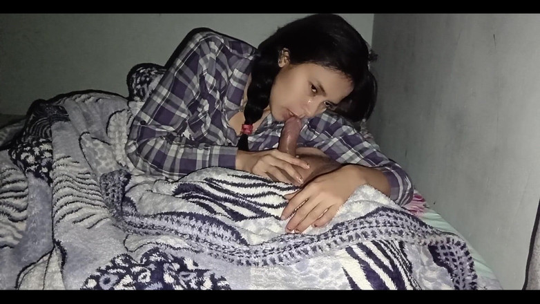 Blanquitoponedor: Сьогодні я просто хотіла смоктати, поки не дістала молоко, як смачно, я п'ю його і це смачно скуштувало.