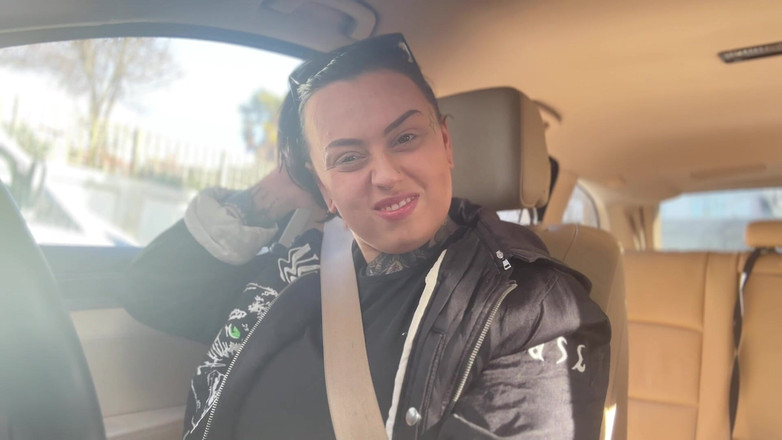 Miss Valentina: Maniaco fetish con le cinture di seduta