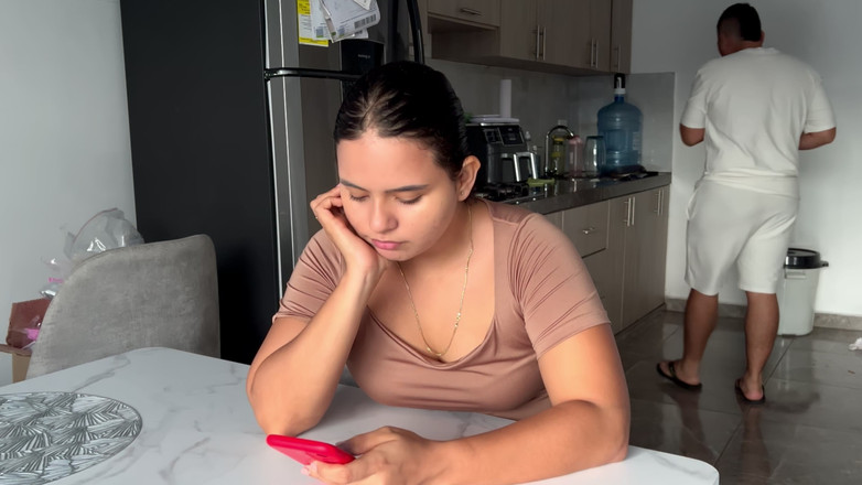 Pronoia Mey: Przyrodnia Siostra Chce Seksu W Kuchni