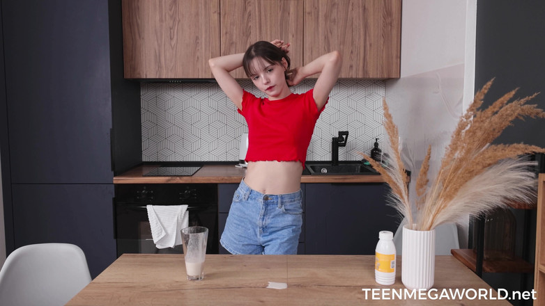 Teen Mega World: 午餐时间手淫游戏