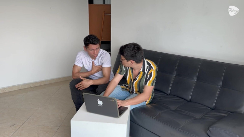 kikemerengues: A Customer Calls Me to Fix His Laptop, I Find...