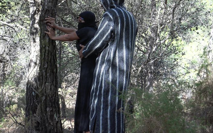 Souzan Halabi: アメリカの国立公園でクソイスラム教徒の女性