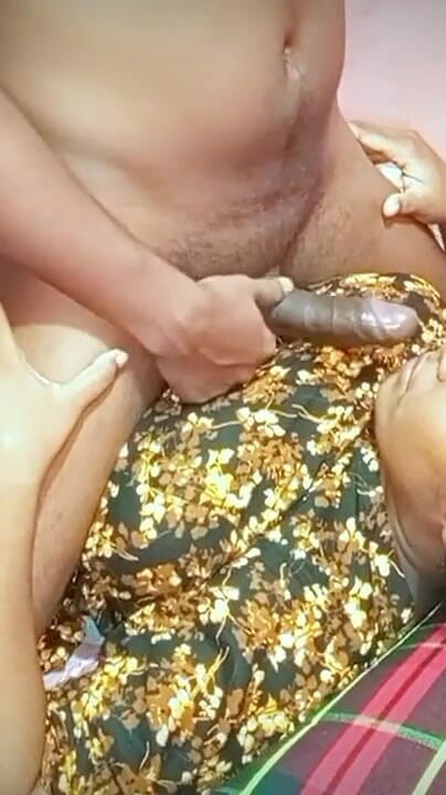 I Entered the Clock and Saw the Stepcousin Lying Down, I Could Not Stay Okay After Seeing His Big Milk. (Enjoy sexual life)