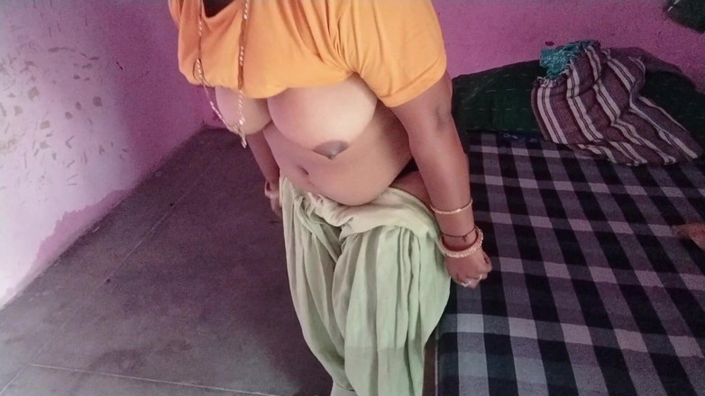 Yourgeeta8899: Cậu bé Ấn Độ đụ mạnh cái lồn hồng hào của hàng xóm