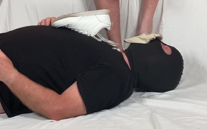 Mr MF: Sra. pés maduros usando seu novo pé garoto