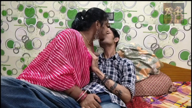 AmitRose: Rodinné tajemství nevlastní máma a nevlastní syn