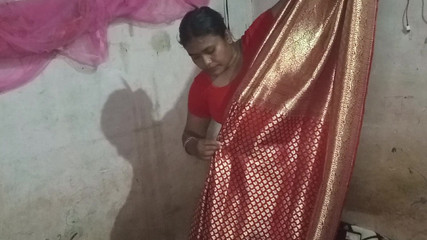 Mridulmadhu: 丈夫妻子完整的 dshi 性感视频