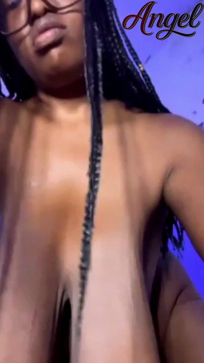 Angel Big B: Geniet van mijn prachtige rondingen