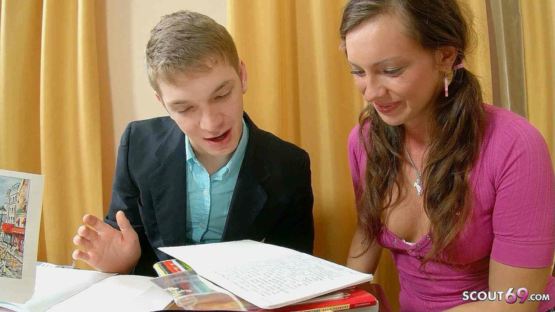 Full porn collection: かわいい処女の女の子誘惑へDeflorationセックスによって大きなディック同級生