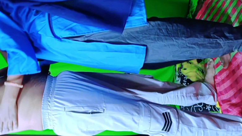 Rakul008: Gorąca nastolatka college loszka zmieniająca ubrania i przyrodni brat złapany...