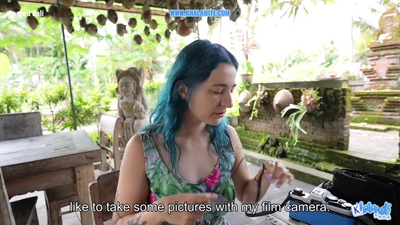 Khalamite: Он трахает ее в задницу на Бали - французский Alt Vlog - английские субтитры