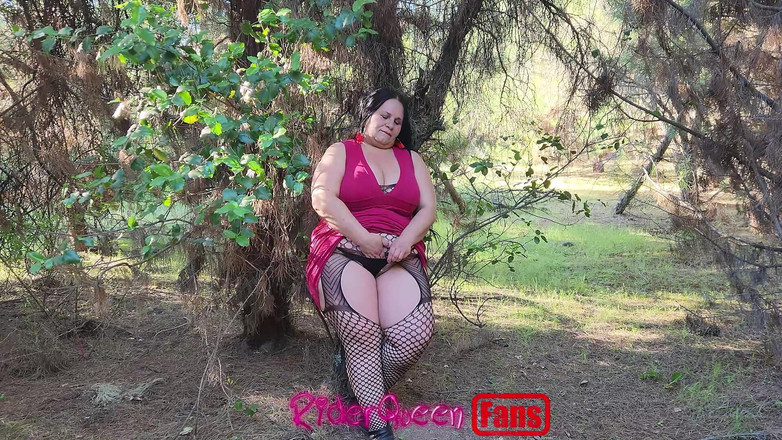 Riderqueen BBW Step Mom Latina Ebony: Riderqueen solo, al aire libre, videos de fans