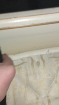 Travesti twink babasının ayaklarına masaj fetişi yapıyor