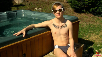 Phoenixxx: Menikmati Matahari dengan Skyler