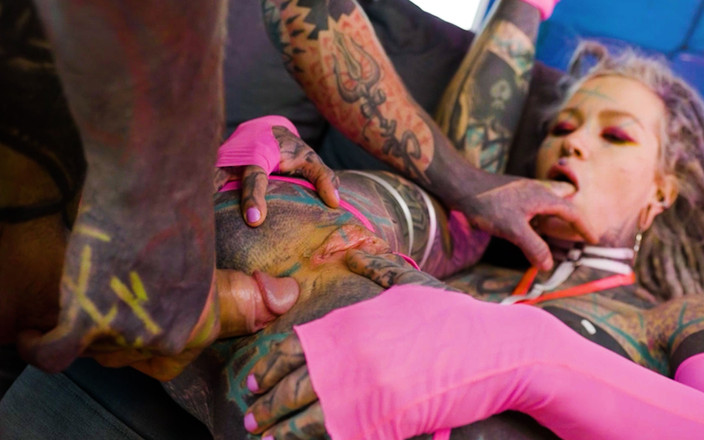 Z-Filmz: Büyük yaraklı anal sikişiyor yaramaz azgın hippi sürtük