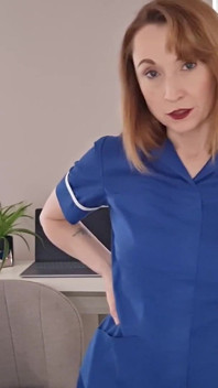 Sestra v klinické studii degradace s drsnou ruční prací a pegging trest