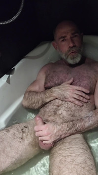 Urs musculos păros masturbare în cadă