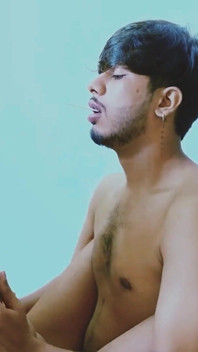 性感又火辣的女友等着男友太急着做爱